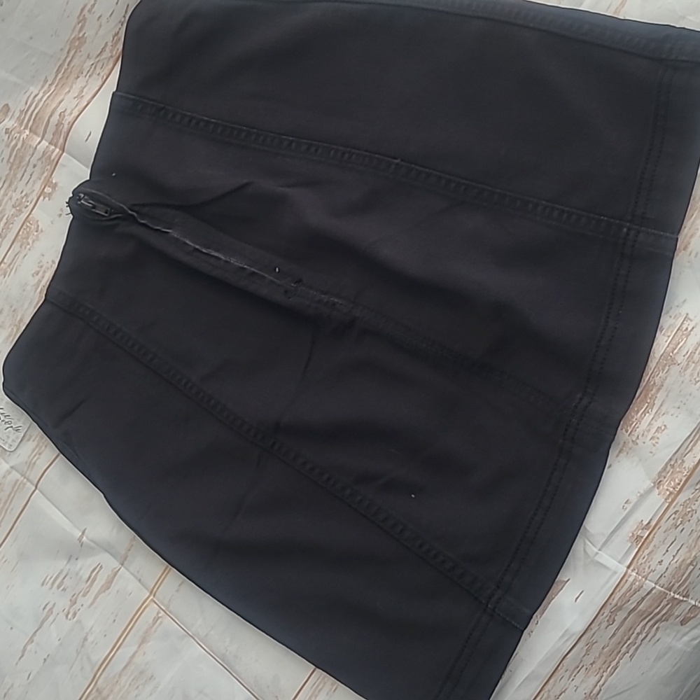 Free People Skirt .. sz 6 .. Black Mini - Picture 4 of 4